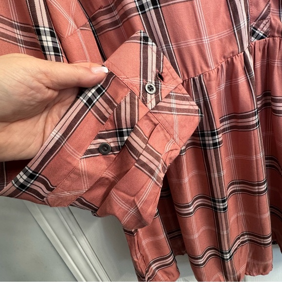 Torrid Women's Coral/Orange Plaid Long Sleeve Blouse - Size 1 - NWOT - Picture 7 of 11
